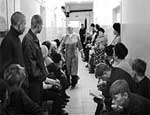 В Челябинской областной больнице пациенты часами стоят в очередях