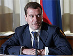 Медведев заменяет опальных губернаторов лояльными людьми