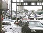В Челябинске произошла крупная коммунальная авария, затоплено Копейское шоссе