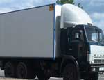 В Челябинске неуправляемый грузовик въехал на пешеходную площадку