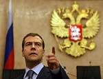 Медведев прогнозирует спад экономики глубже ожидаемого
