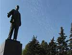 В Верхнем Уфалее накануне Дня России рухнул памятник Ленину