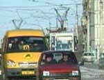 В Челябинске трамвай сошел с рельсов и врезался в марштрутку
