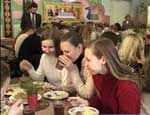 В южноуральских лагерях детей кормят «неопознанными» продуктами В южноуральских лагерях детей кормят «неопознанными» продуктами