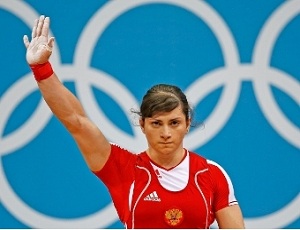 Тяжелоатлетка Царукаева принесла сборной России первое "серебро" на Олимпиаде