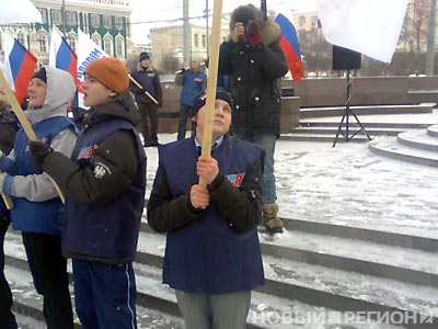 Новый Регион: Митинг в защиту российского автопрома в  Екатеринбурге: да здравствует наш &#039;&#039;Запорожец&#039;&#039;, – кричали старушки (ФОТО)