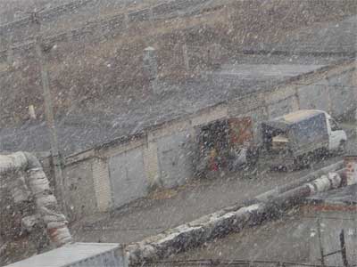 На Челябинск обрушился снегопад (ФОТО)