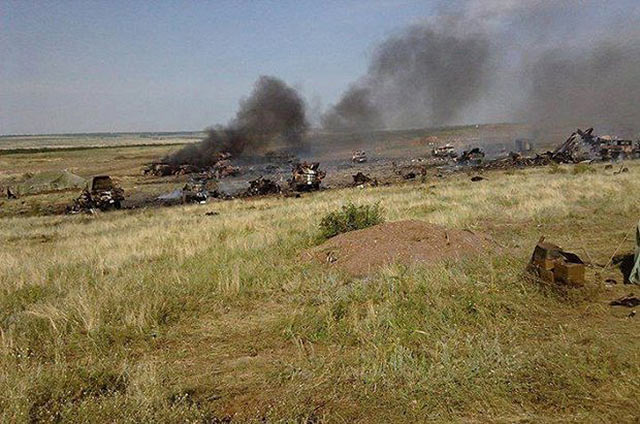 Новый Регион: Украинская группировка попала в окружение на границе с Россией и уничтожается артиллерией (ФОТО)