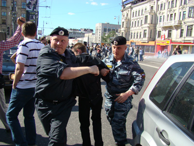 "Фашистыыыы! Фашистыыы!" В Москве ОМОН жестоко разогнал митинг "Россия против Путина!" (ФОТО)